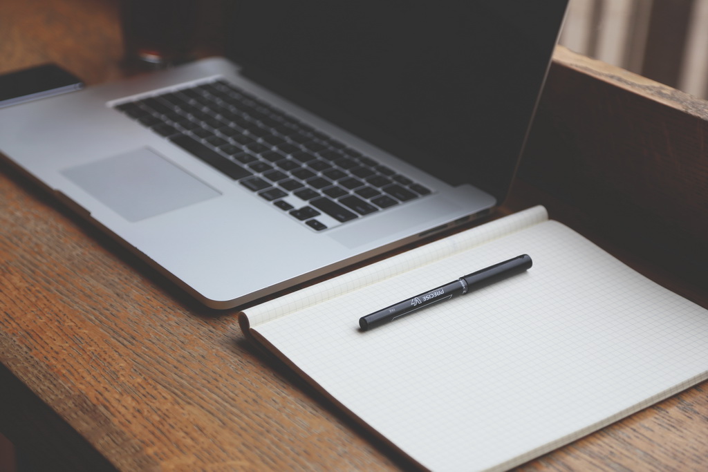 Porównanie: newsletter vs. powiadomienia push – co działa lepiej dla e-commerce?